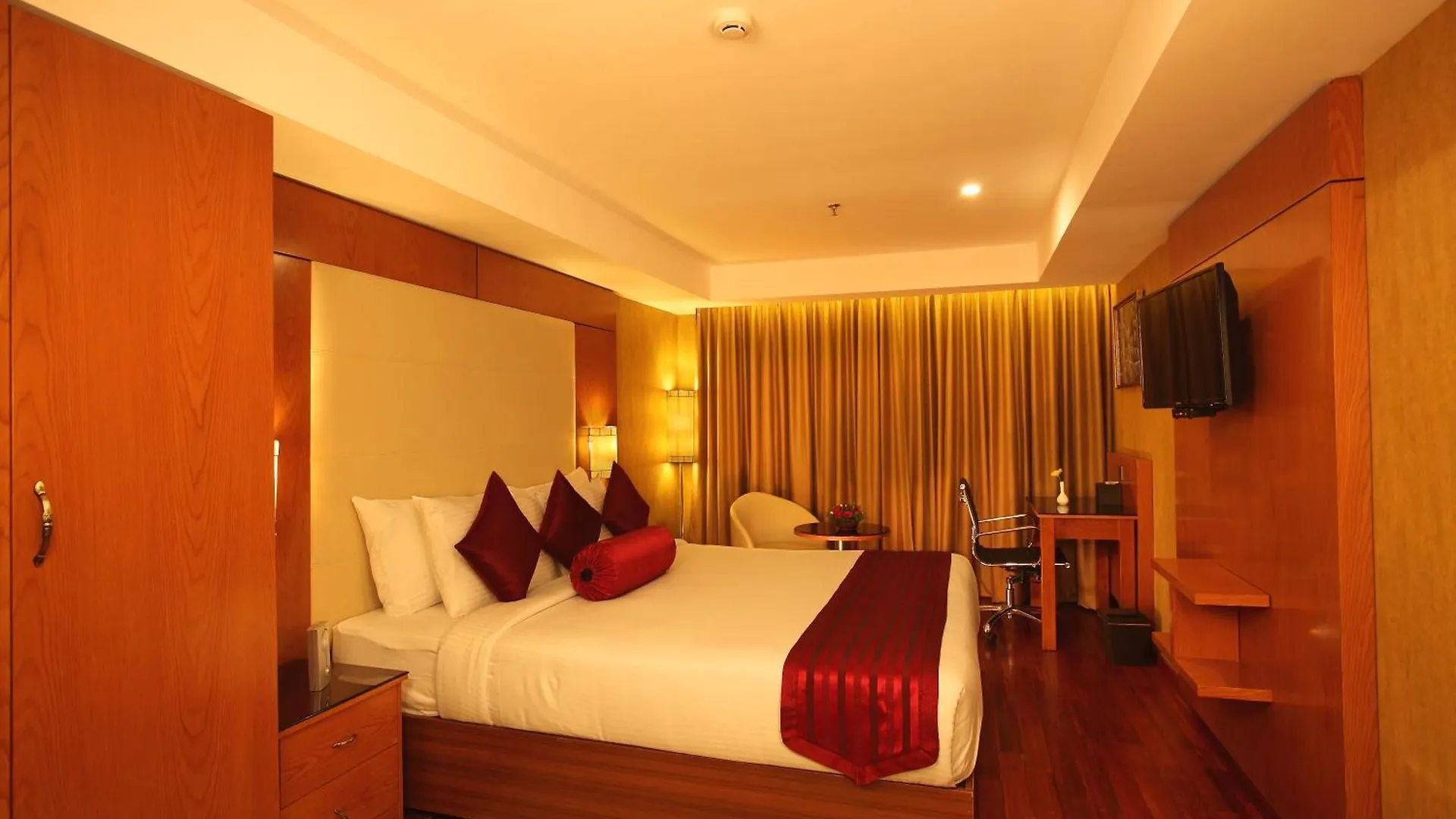 *****  The Garuda Hotels Thrissur India